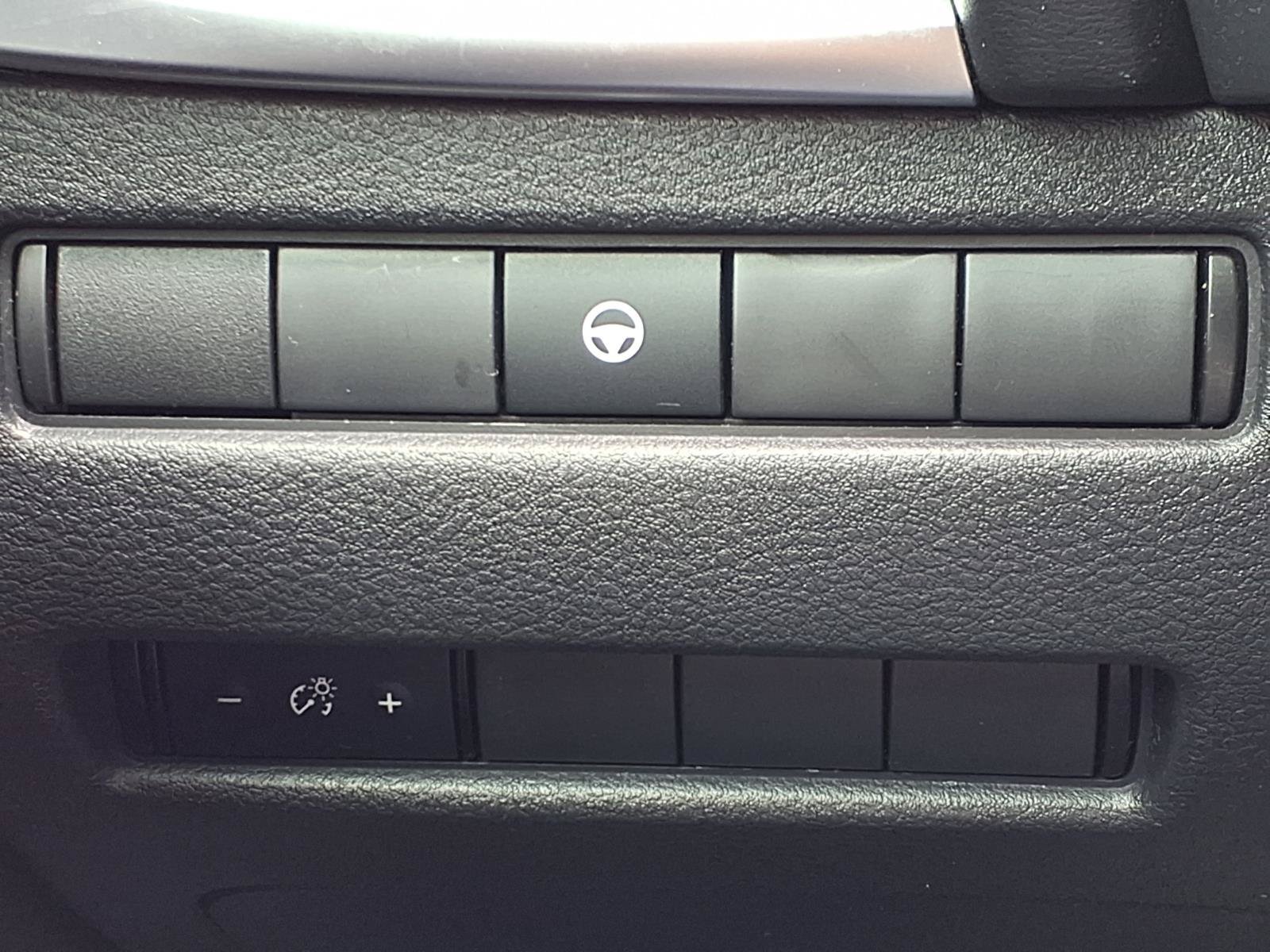 Used 2022 Nissan Rogue SV FWD image 25