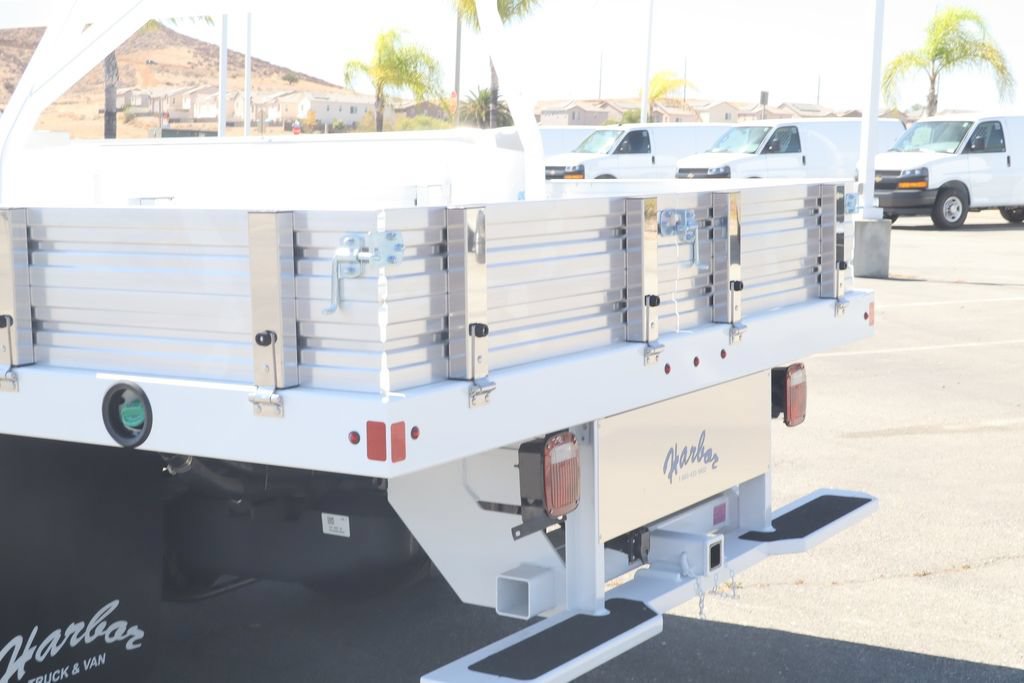 New 2026 Ford F550 4x4 Crew Cab image 13