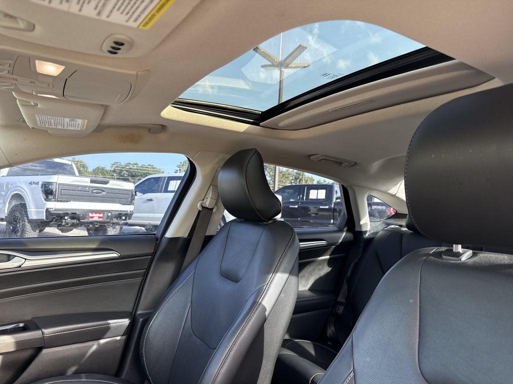 Used 2016 Ford Fusion Titanium FWD image 17