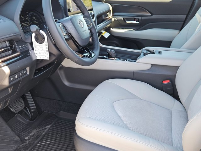 New 2026 Toyota Grand Highlander AWD Hybrid image 14