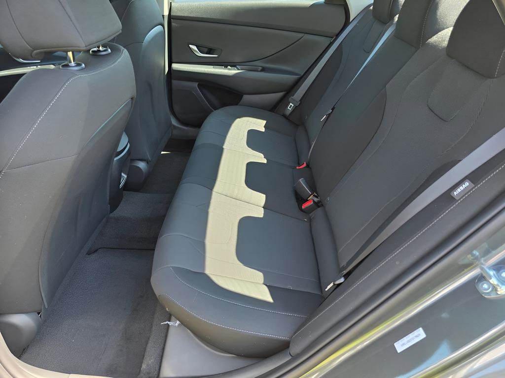 New 2026 Hyundai Elantra SE image 13