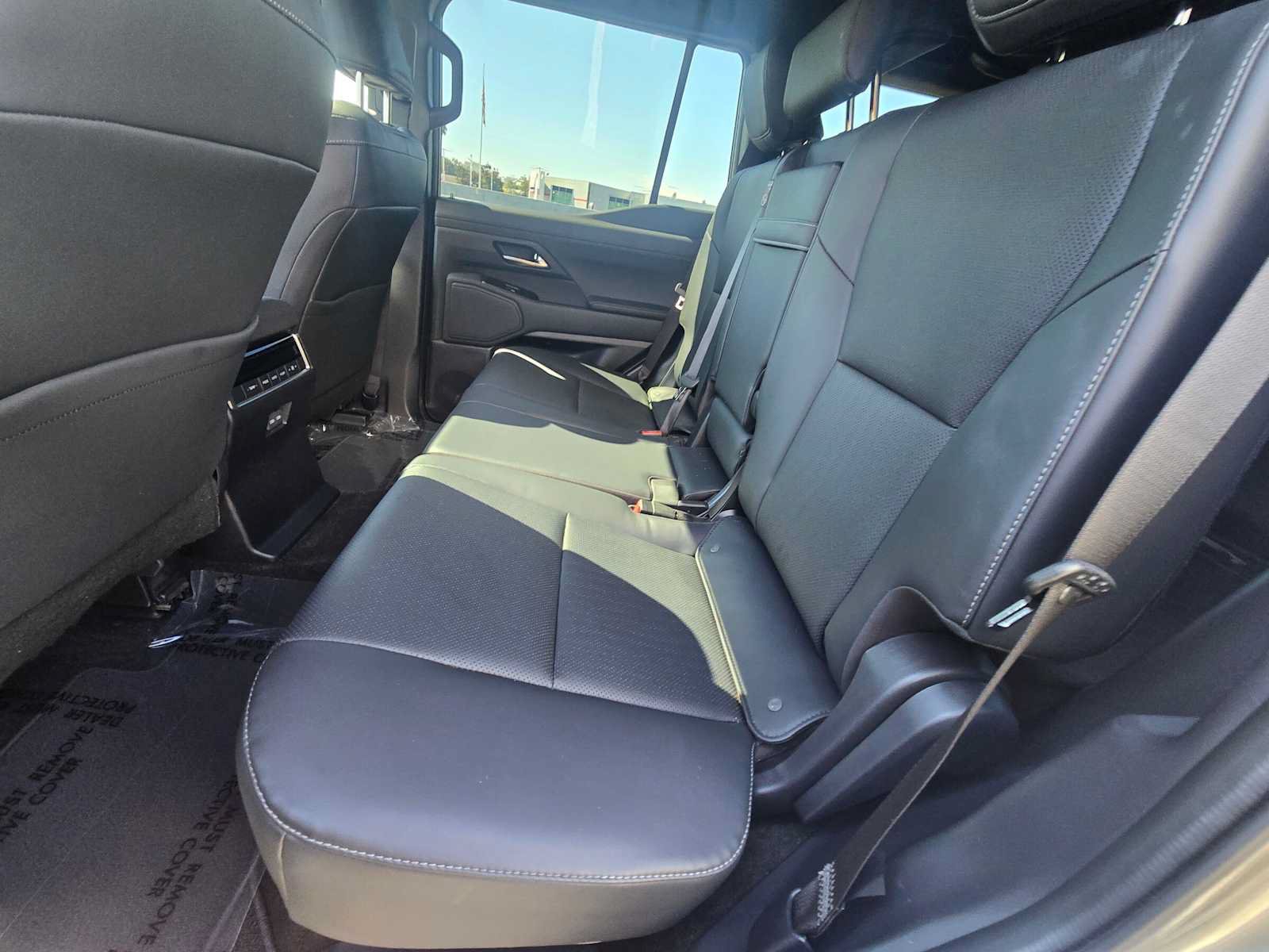 Used 2025 Lexus GX 550 w/ Cold Area Package AWD/4WD image 17
