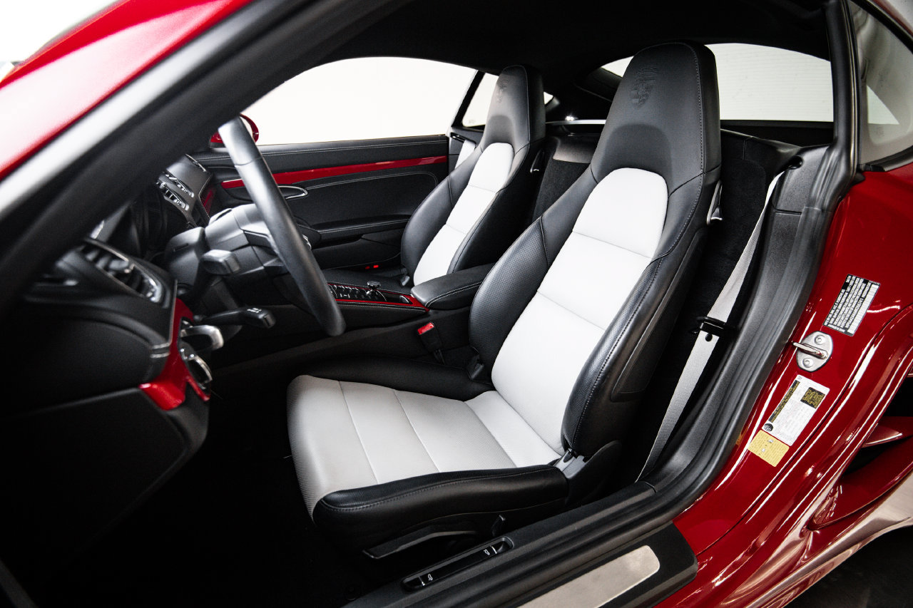 Certified 2024 Porsche 718 Cayman RWD image 5
