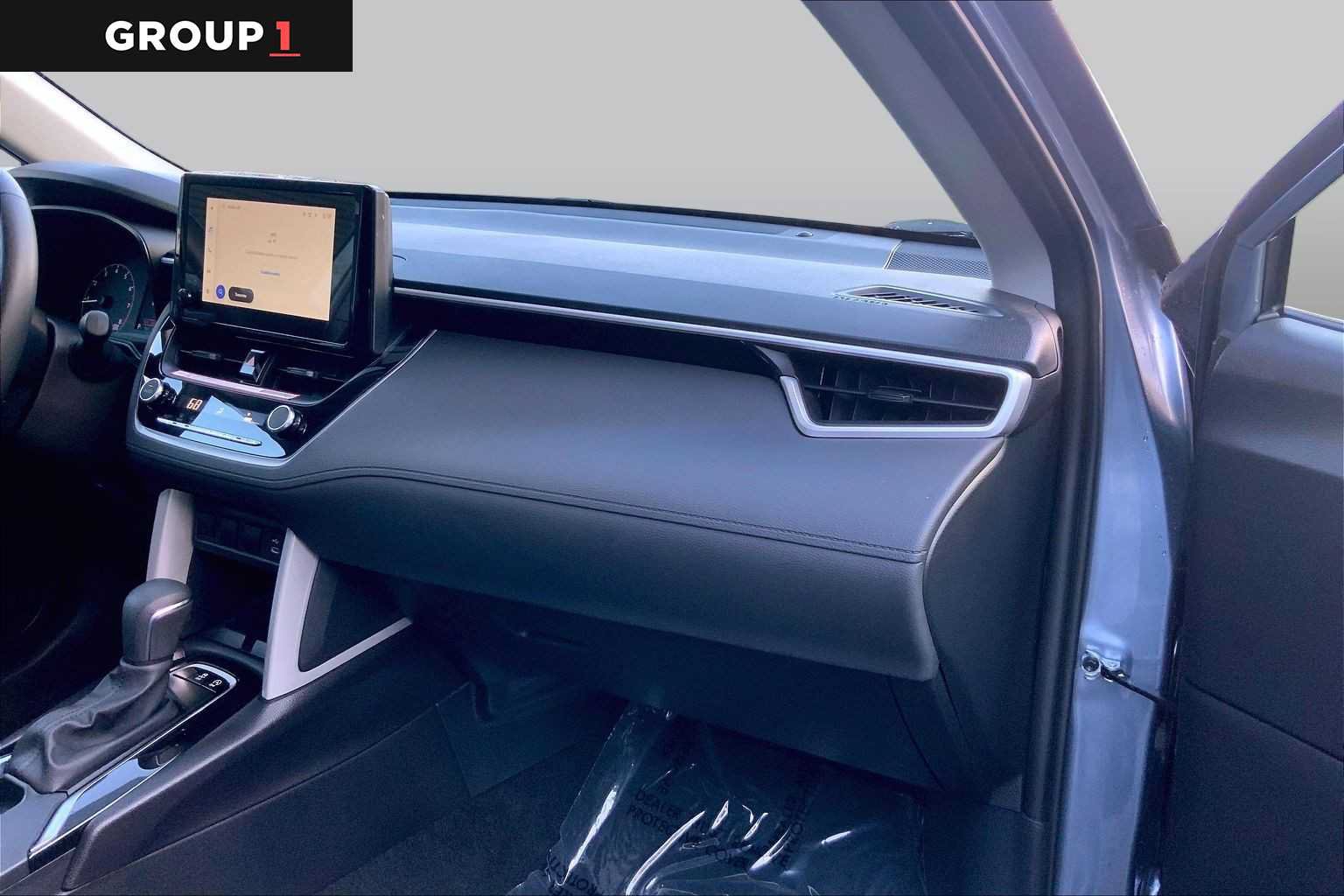 Used 2025 Toyota Corolla Cross LE w/ Moonroof Package AWD/4WD image 19