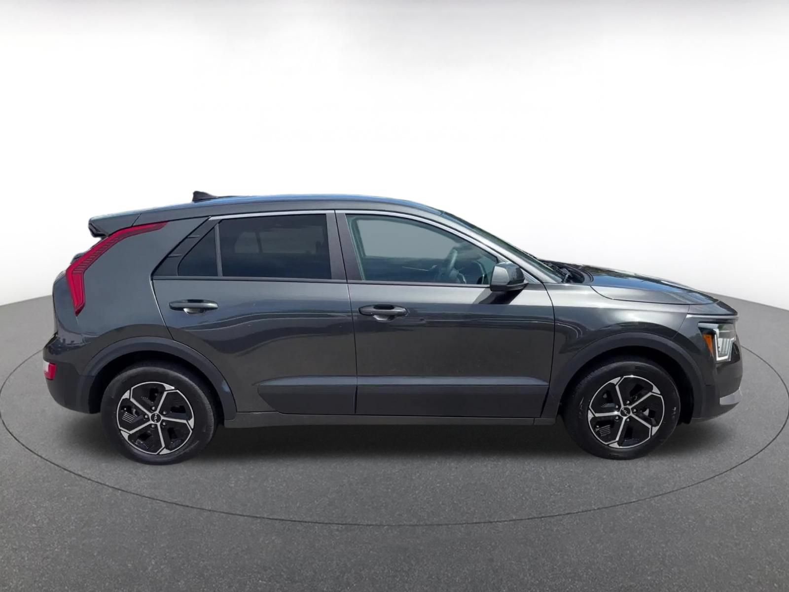 Used 2026 Kia Niro LX FWD image 16