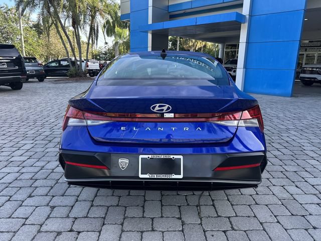 Used 2025 Hyundai Elantra SEL FWD image 34