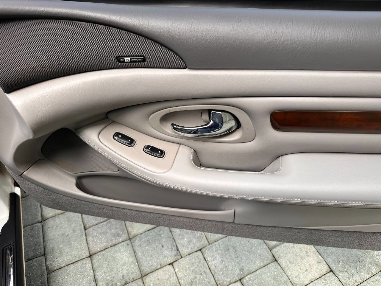 Used 1998 Lincoln Mark VIII RWD image 62