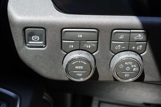 Used 2026 Chevrolet Silverado 2500 LT w/ Trail Boss Package AWD/4WD image 16