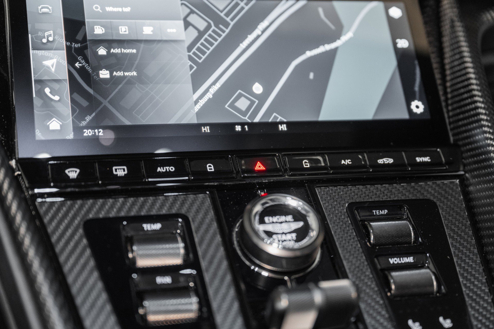 Used 2025 Aston Martin DB12 Coupe image 24