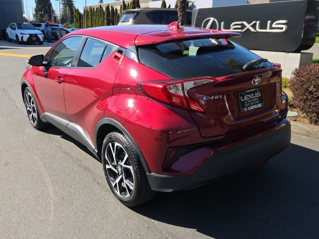 Used 2018 Toyota C-HR XLE image 3