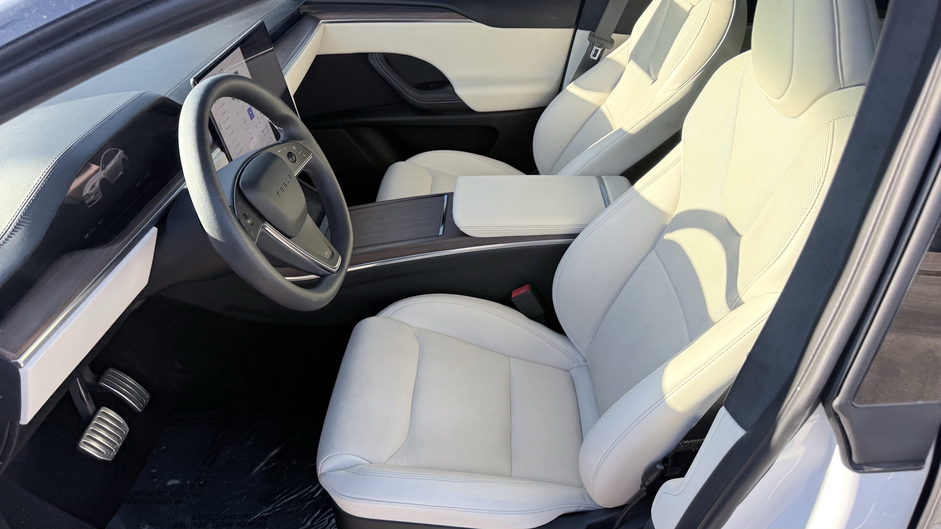 Used 2022 Tesla Model X image 21