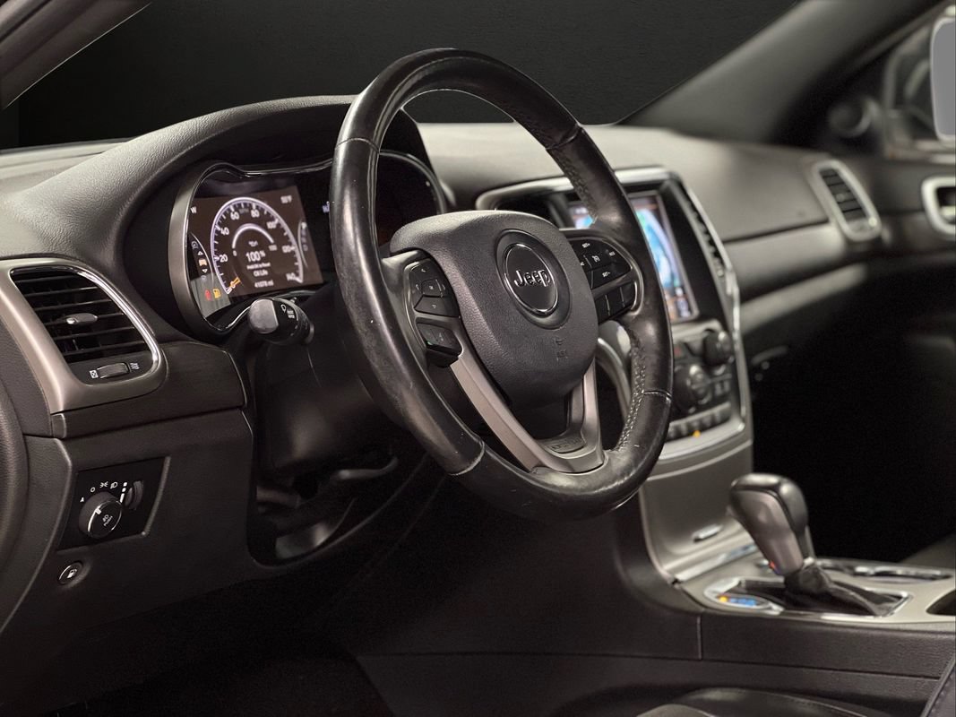 Used 2018 Jeep Grand Cherokee Altitude AWD/4WD image 9