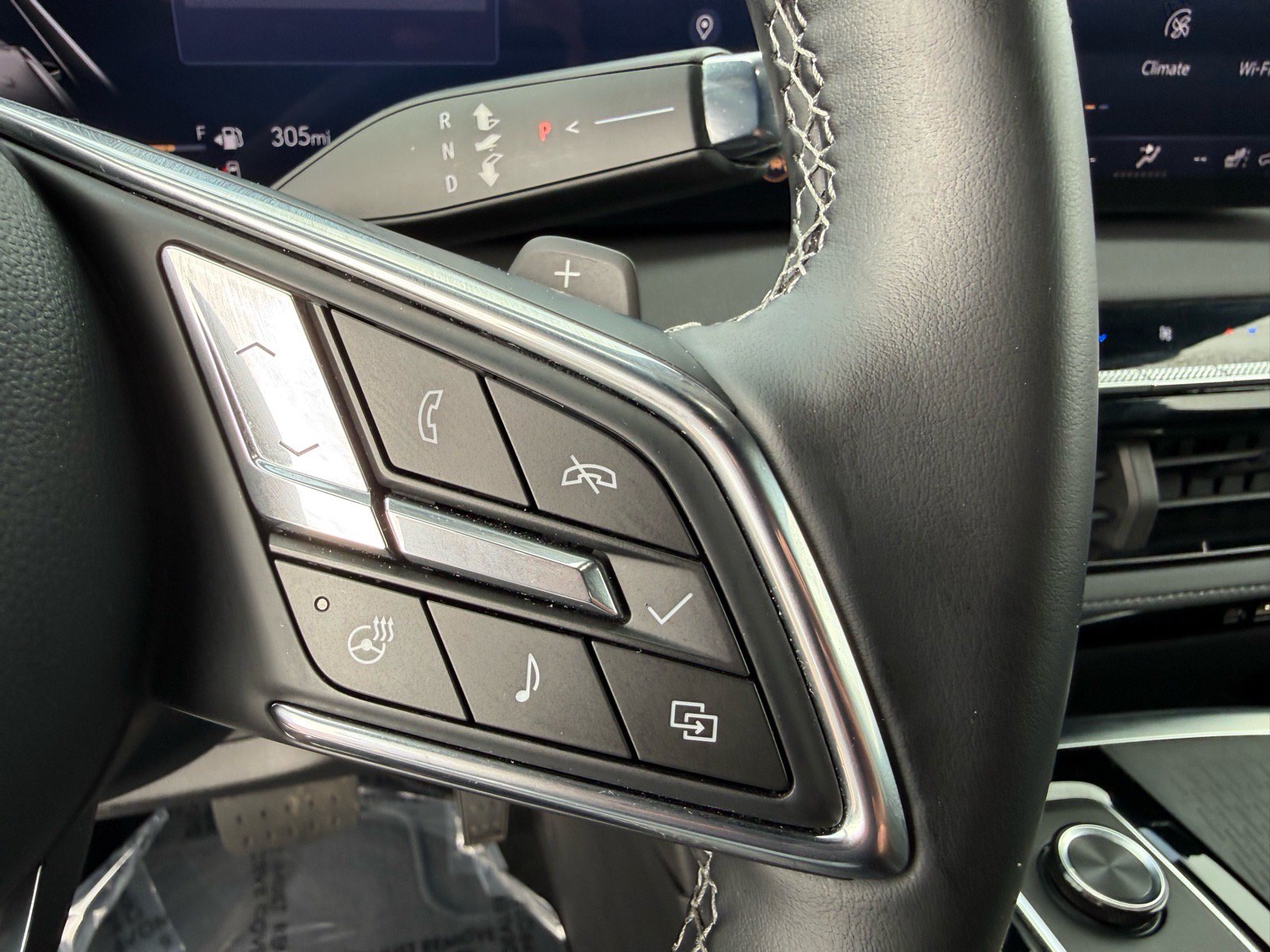 Used 2025 Buick Enclave Preferred FWD image 22