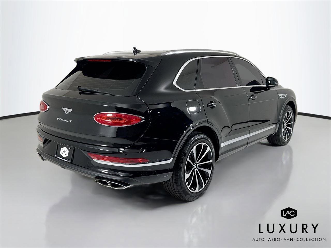 Used 2024 Bentley Bentayga AWD/4WD image 6