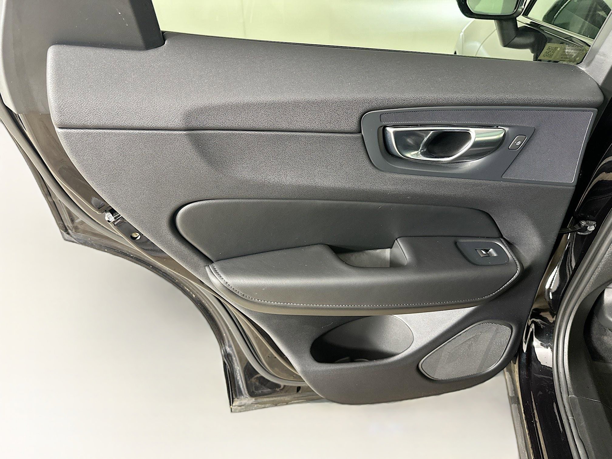 Used 2024 Volvo XC60 B5 Core image 27