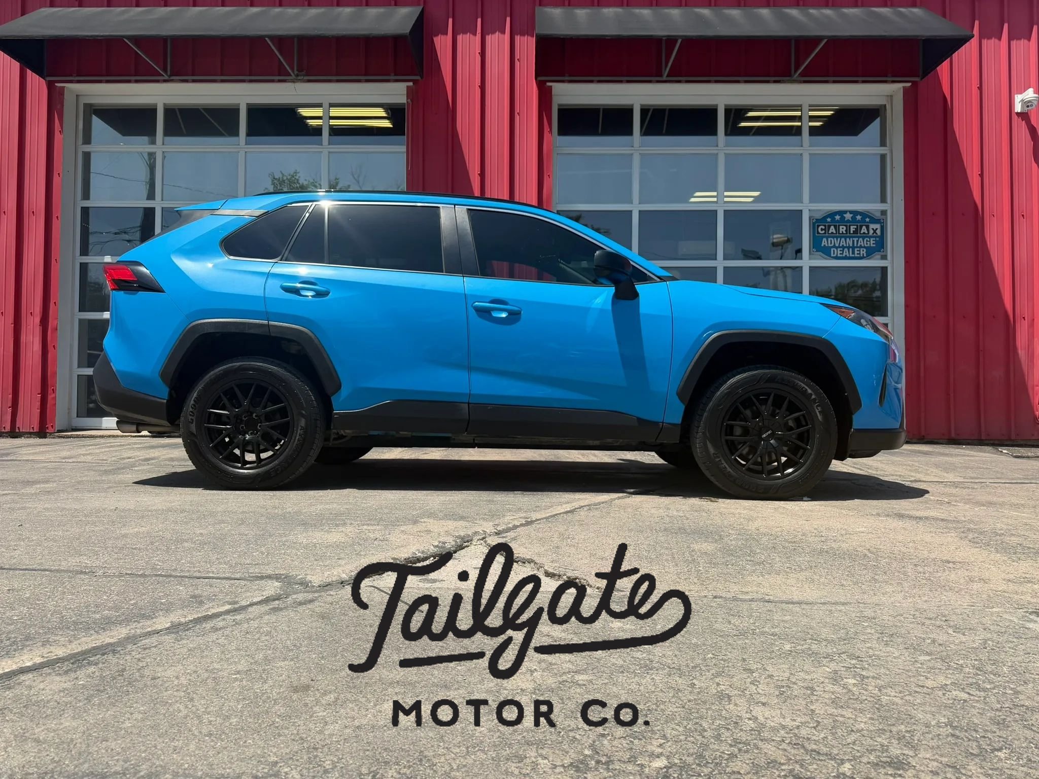 Used 2020 Toyota RAV4 LE w/ All Weather Liner Package FWD image 1