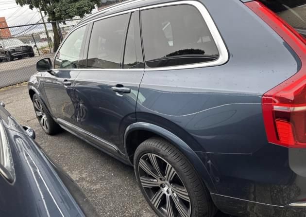Used 2025 Volvo XC90 B6 Plus AWD/4WD image 3