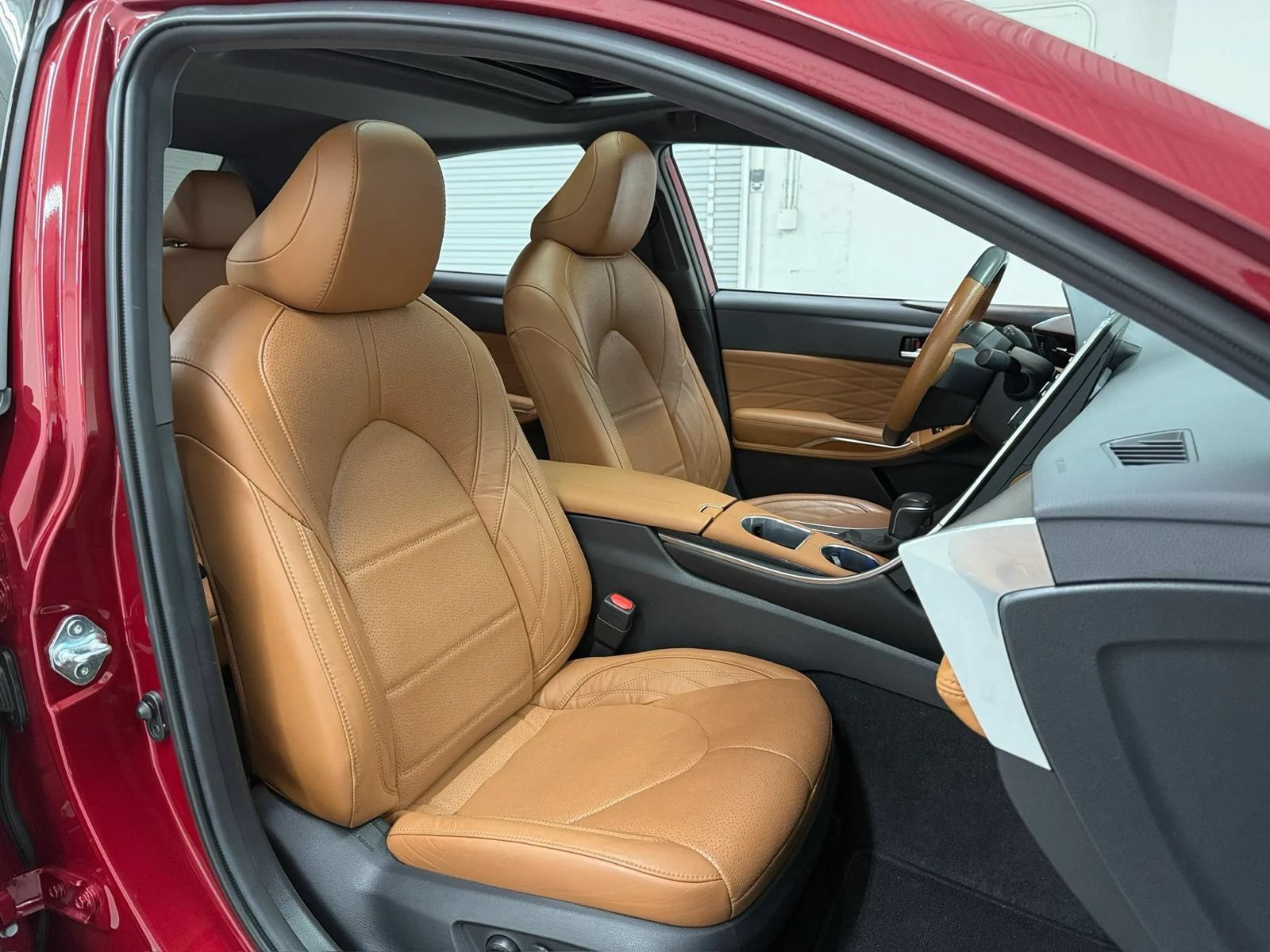 Used 2022 Toyota Avalon Limited w/ Advanced Safety Package FWD image 13