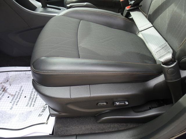 Certified 2022 Chevrolet Trax LT w/ LT Convenience Package image 10