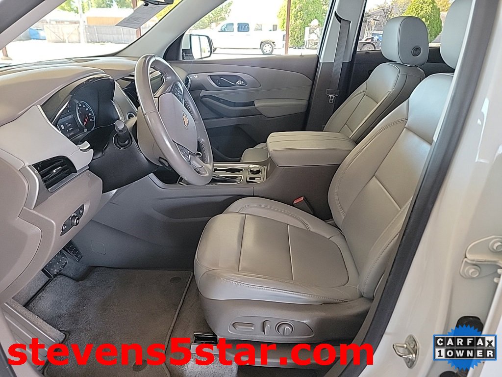 Used 2020 Chevrolet Traverse LT w/ LT Premium Package image 2