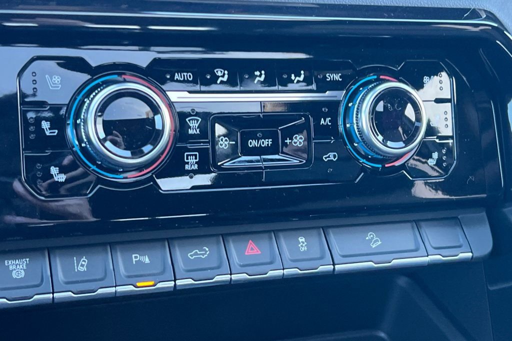 New 2026 GMC Sierra 2500 AT4 w/ AT4 Premium Plus Package image 17