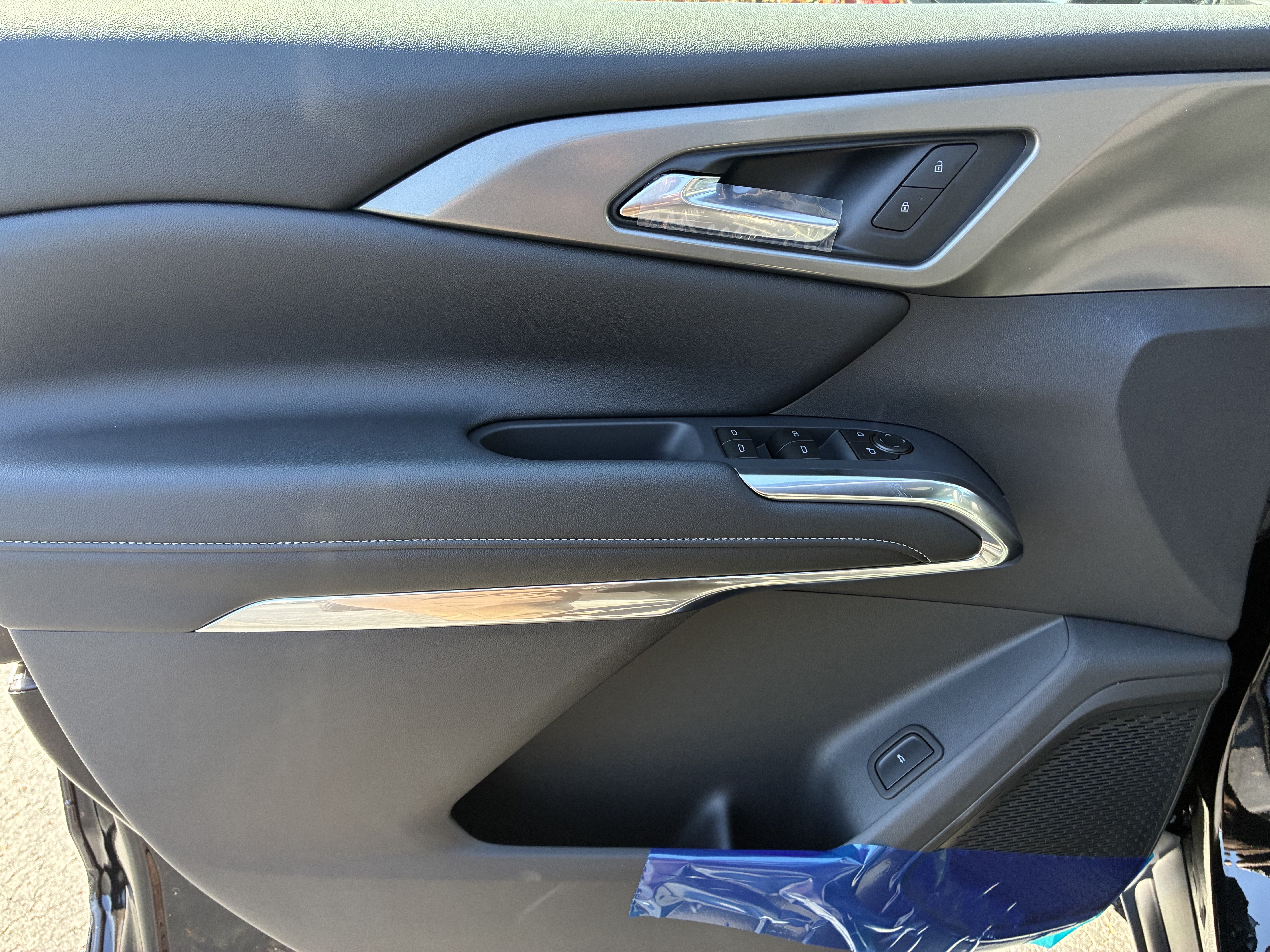 New 2027 Chevrolet Traverse LT FWD image 24