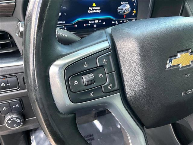 Used 2024 Chevrolet Suburban LT w/ Luxury Package RWD image 19