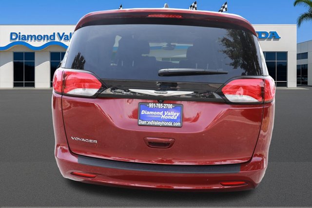 Used 2023 Chrysler Voyager LX FWD image 5