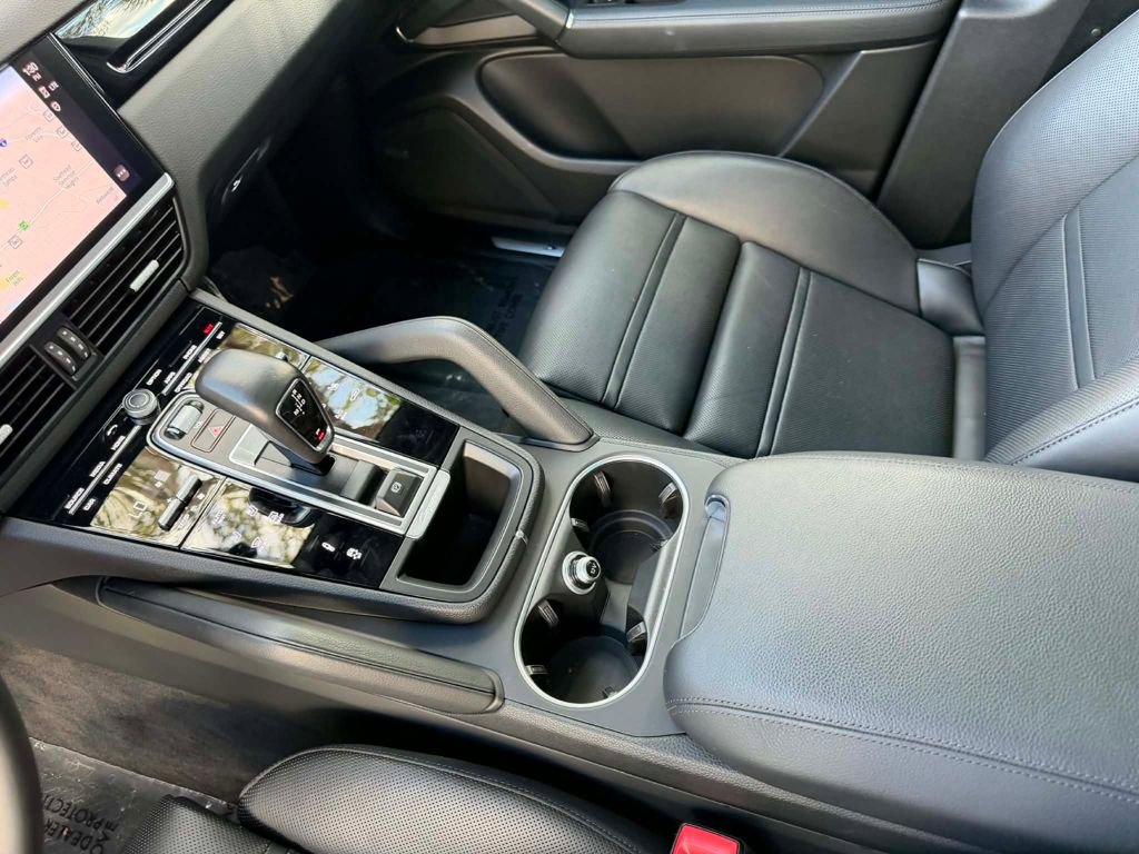 Used 2023 Porsche Cayenne S image 24