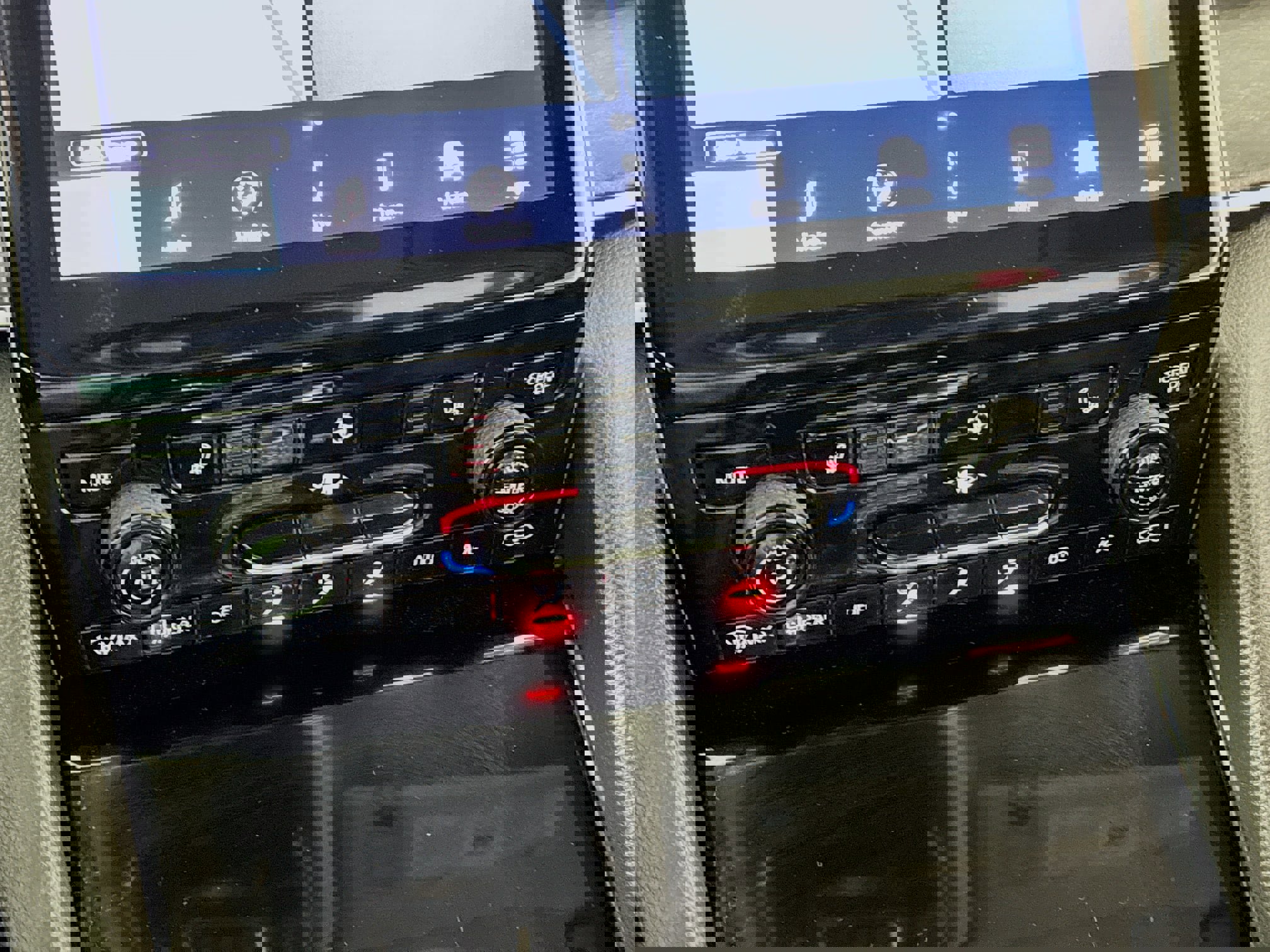 Used 2023 Jeep Grand Cherokee 4WD 4xe image 19