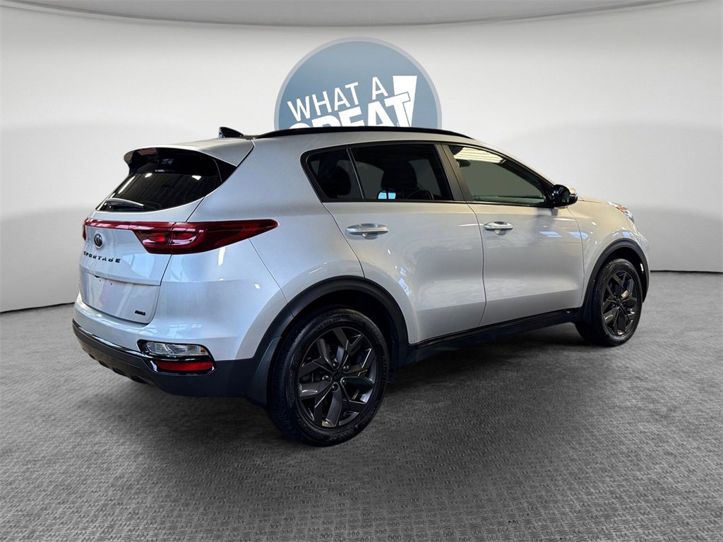 Certified 2022 Kia Sportage Nightfall Edition image 3