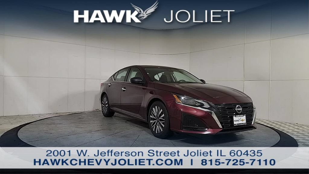 Used 2025 Nissan Altima 2.5 SV FWD image 2
