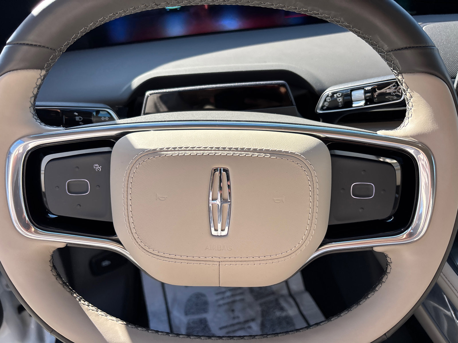 Certified 2024 Lincoln Nautilus Reserve AWD/4WD image 16