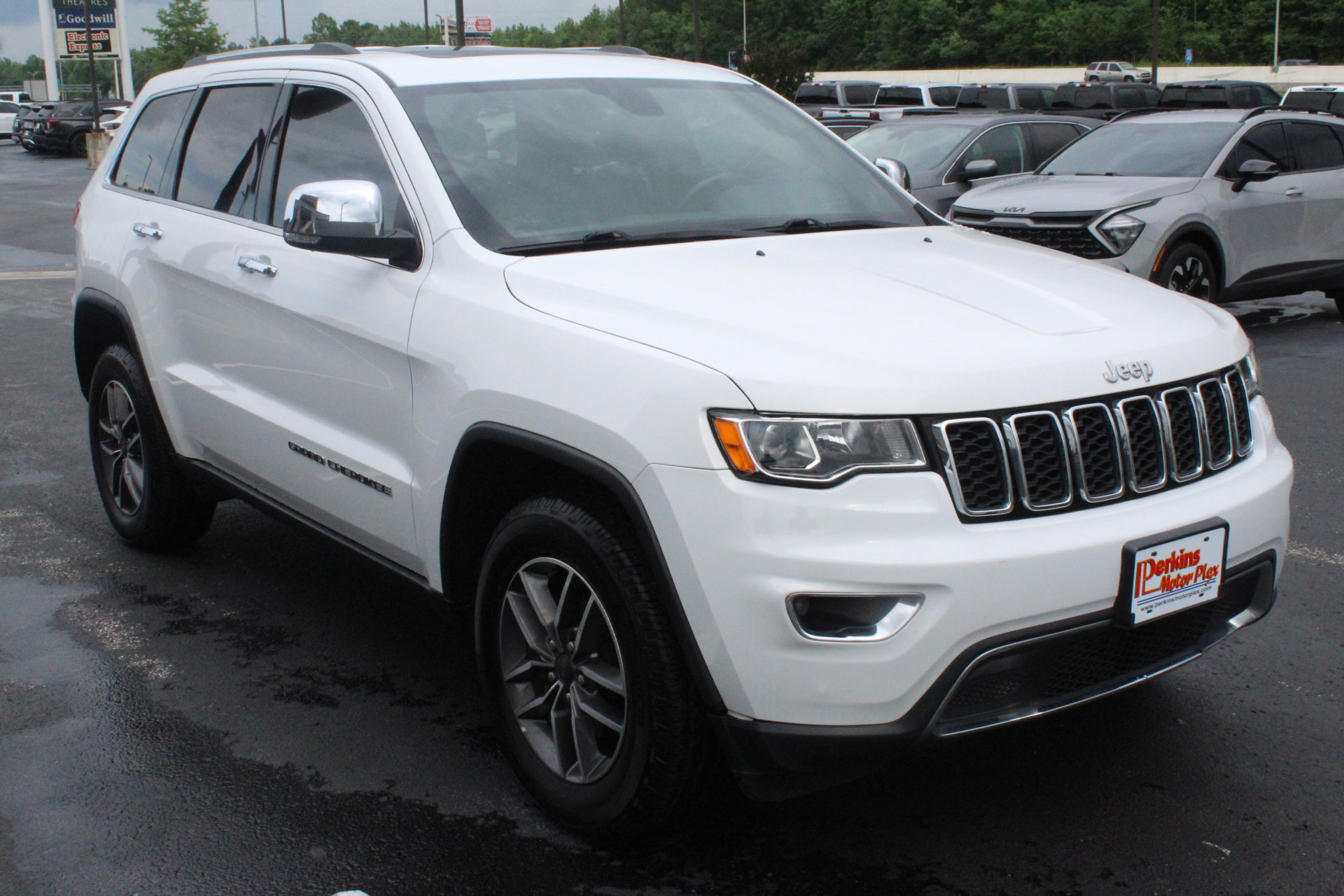 Used 2019 Jeep Grand Cherokee Limited AWD/4WD image 4