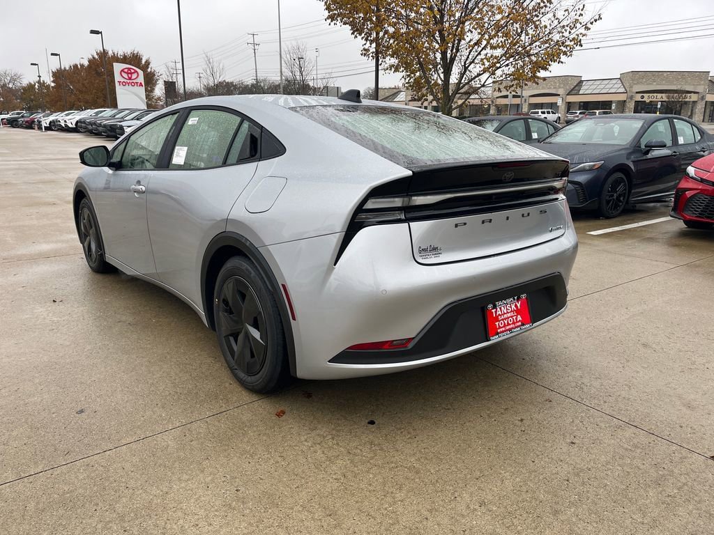 New 2026 Toyota Prius Plug-In Hybrid video 3