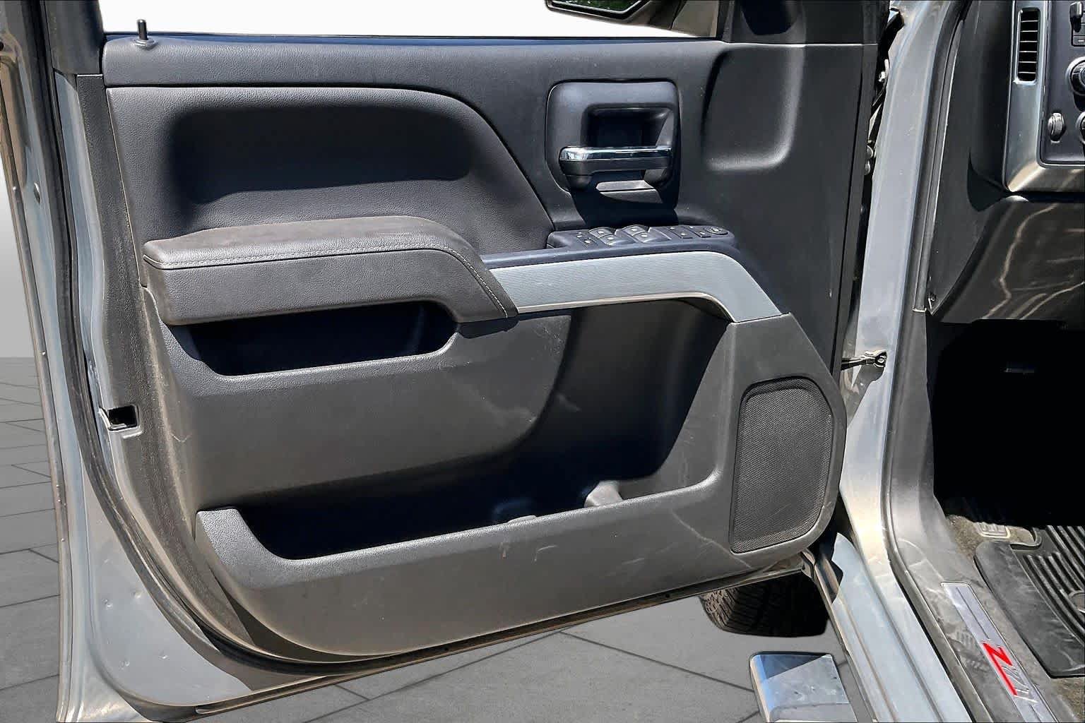 Used 2017 Chevrolet Silverado 1500 LT w/ All Star Edition AWD/4WD image 21
