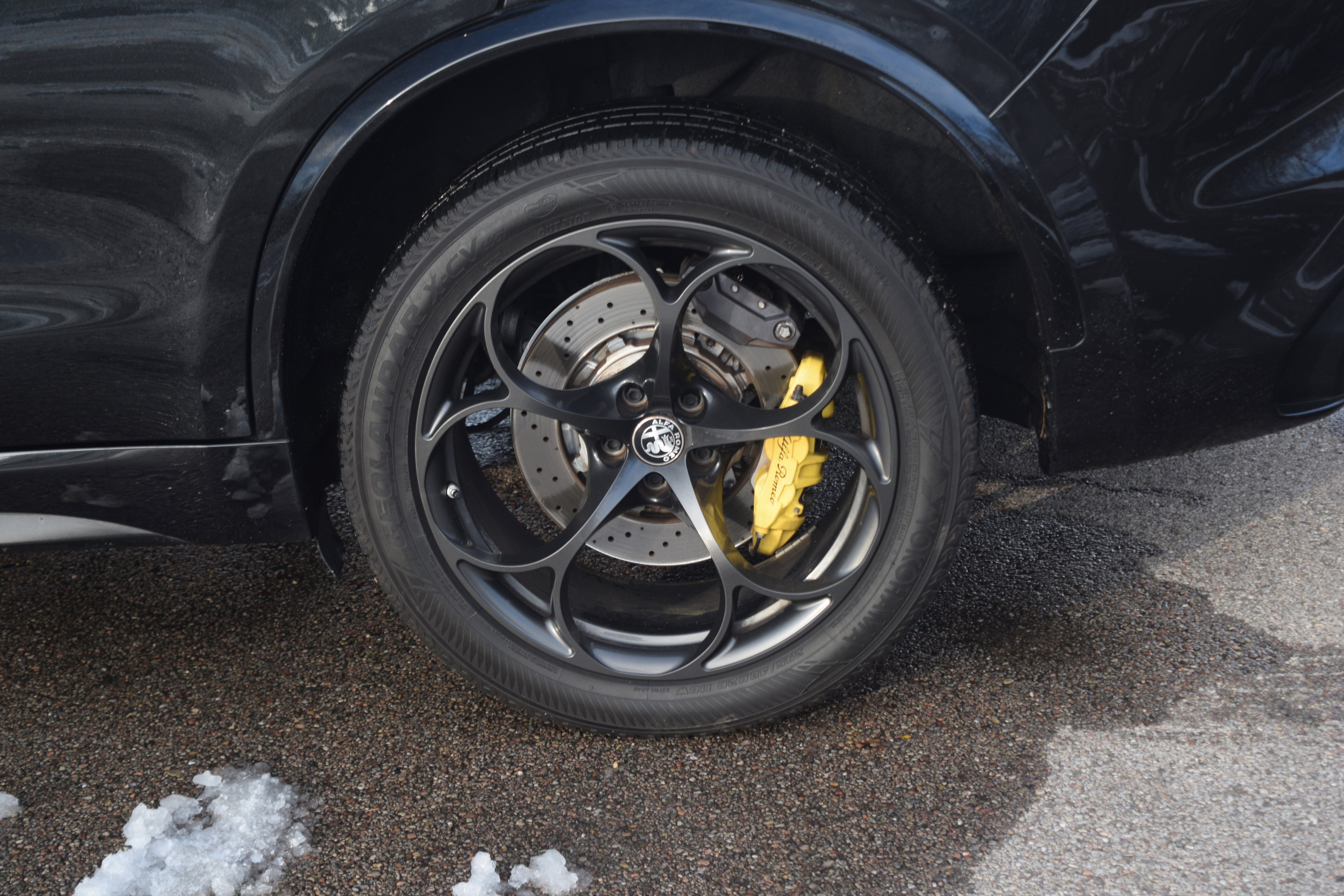 Used 2019 Alfa Romeo Stelvio Quadrifoglio w/ Driver Assist Dynamic Package image 27