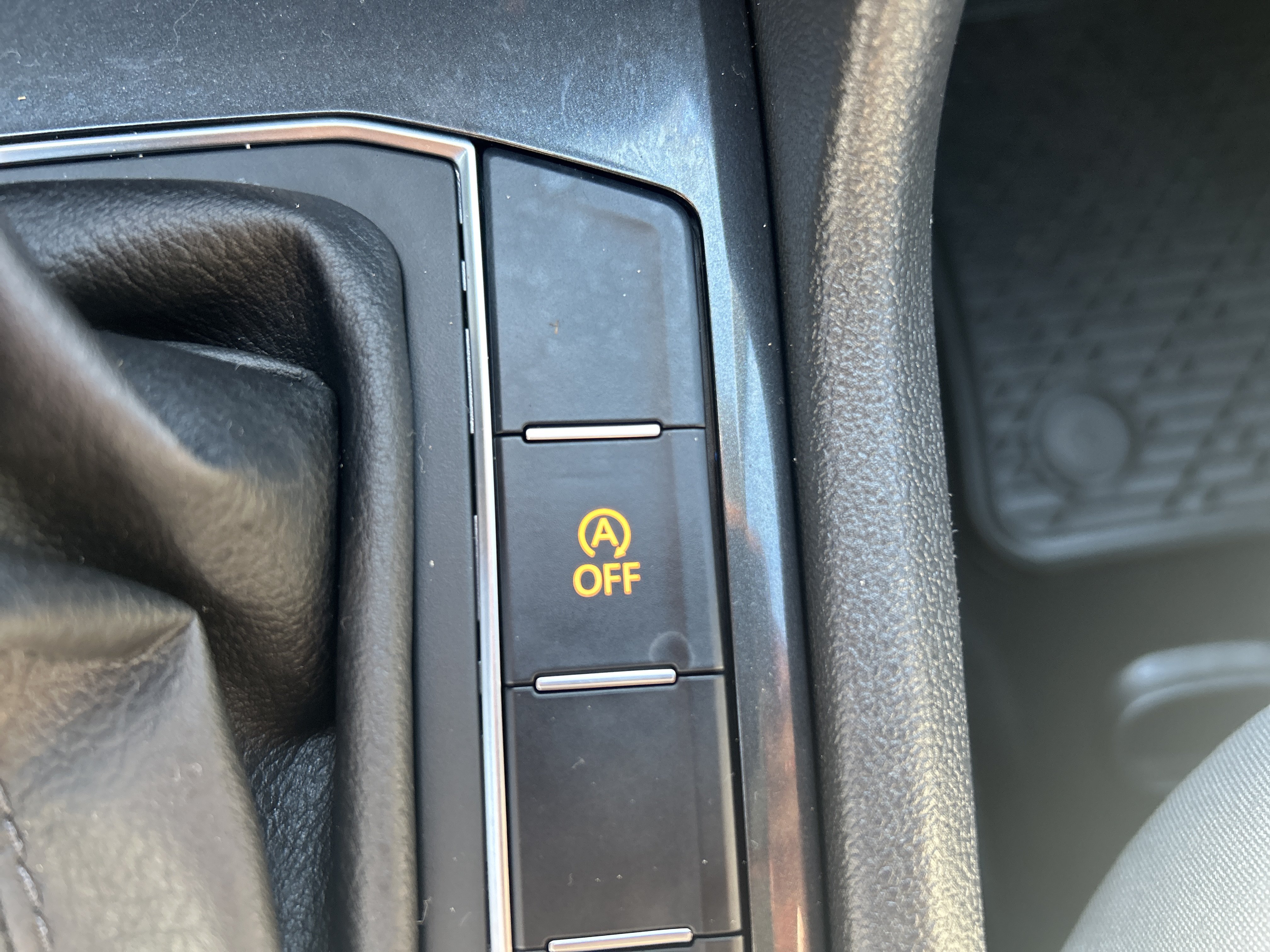 Used 2019 Volkswagen Tiguan S w/ Driver Assistance Package AWD/4WD image 29