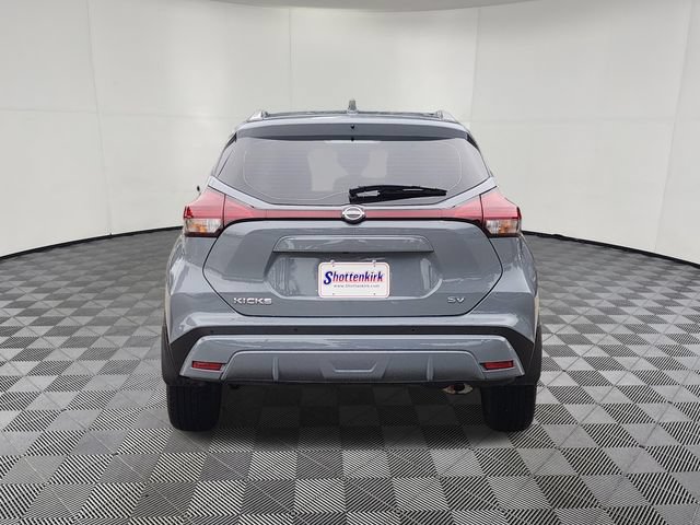 Used 2024 Nissan Kicks SV FWD image 7
