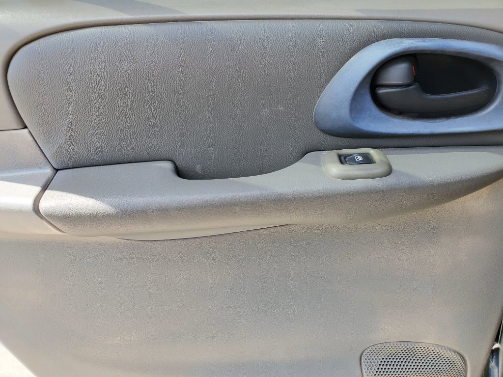 Used 2003 Chevrolet TrailBlazer LT image 23