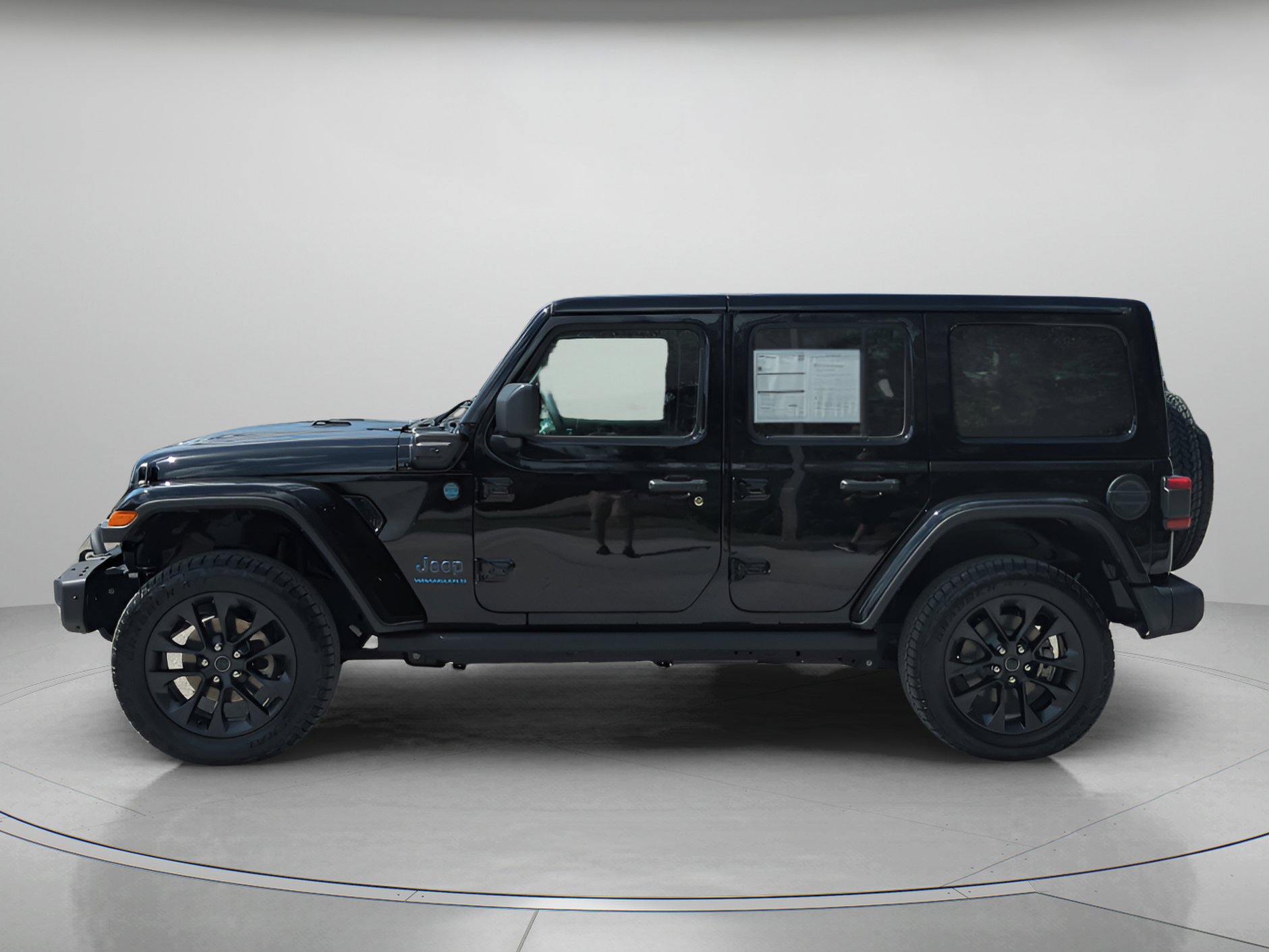 Used 2025 Jeep Wrangler Unlimited Sahara AWD/4WD image 43