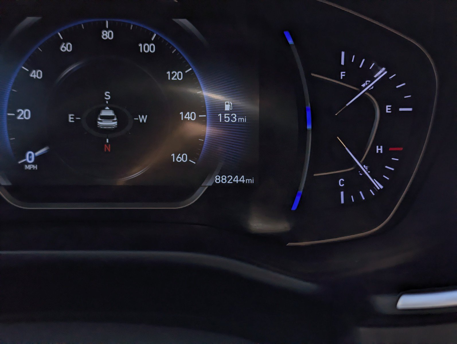 Used 2020 Hyundai Santa Fe Limited AWD/4WD image 17