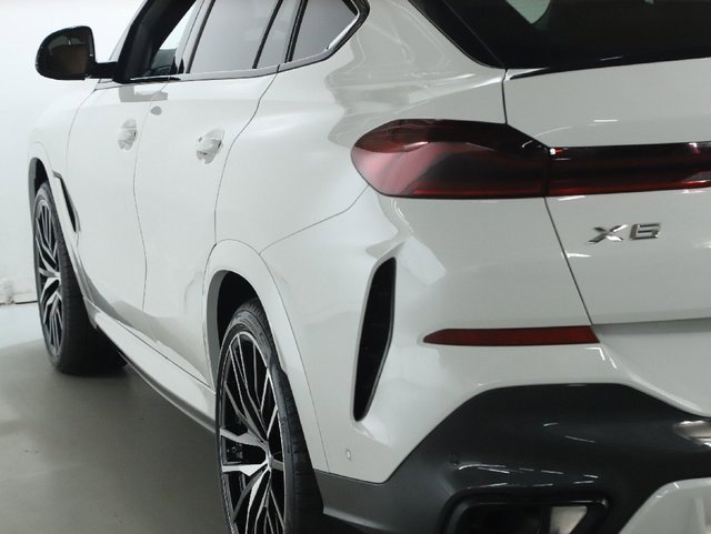 Used 2026 BMW X6 xDrive40i w/ Premium Package image 42