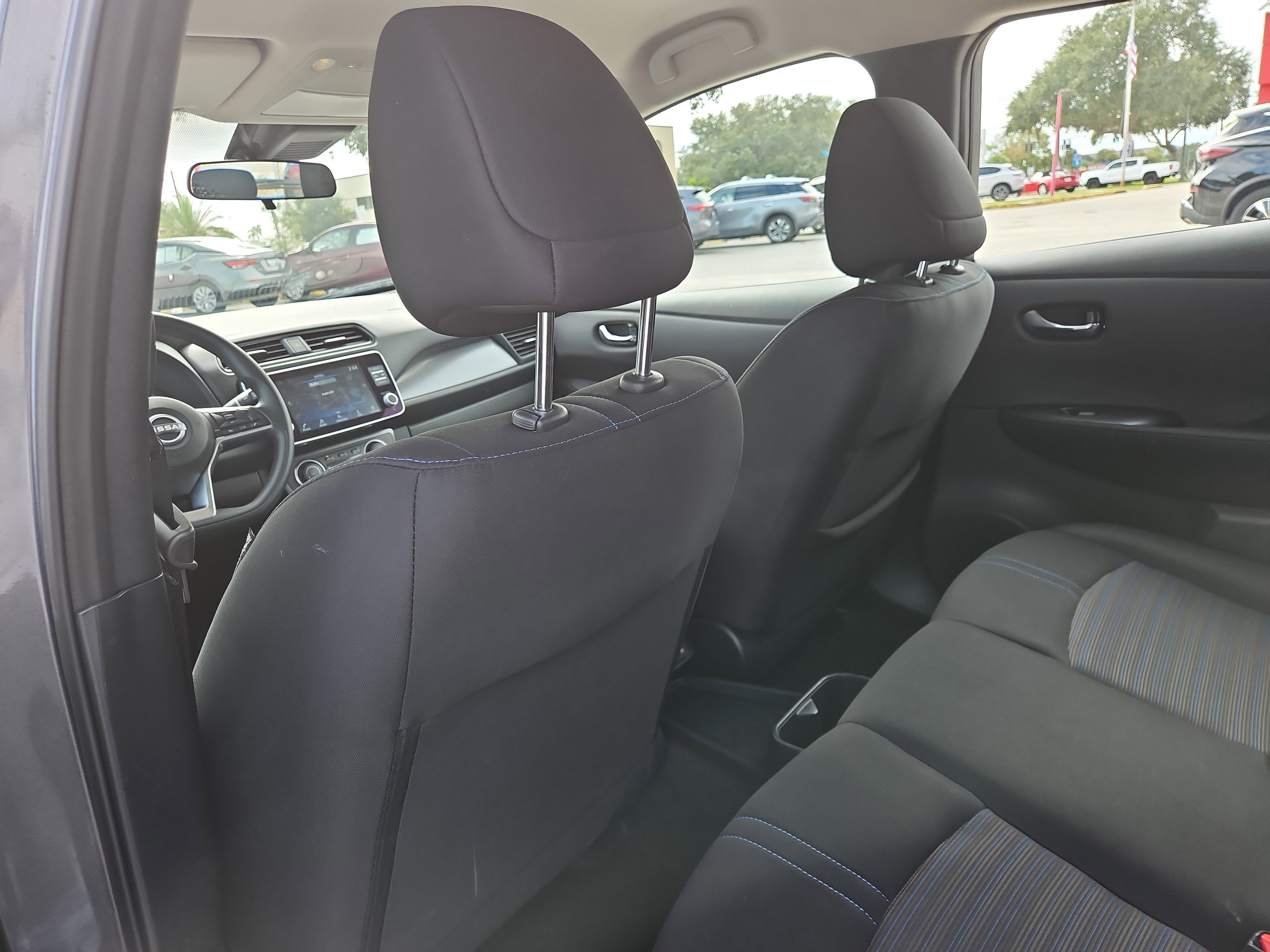 Used 2025 Nissan Leaf S image 9