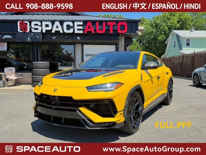 Used 2023 Lamborghini Urus Performante AWD/4WD image 1