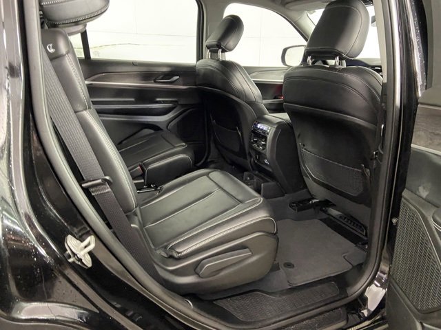 Used 2023 Jeep Grand Cherokee L Limited w/ Luxury Tech Group II image 14