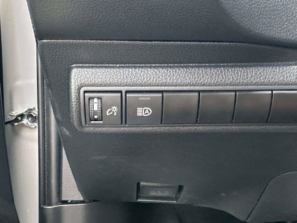 Used 2024 Toyota Corolla LE FWD image 32