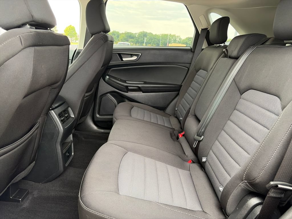Used 2024 Ford Edge SE w/ Black Appearance Package AWD/4WD image 25