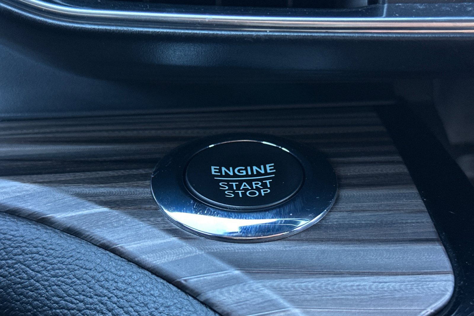 Used 2022 Ford Explorer Limited w/ Hybrid Equipment Group 310A image 23