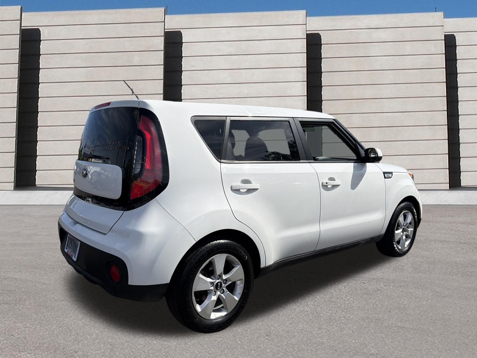 Used 2017 Kia Soul FWD image 5
